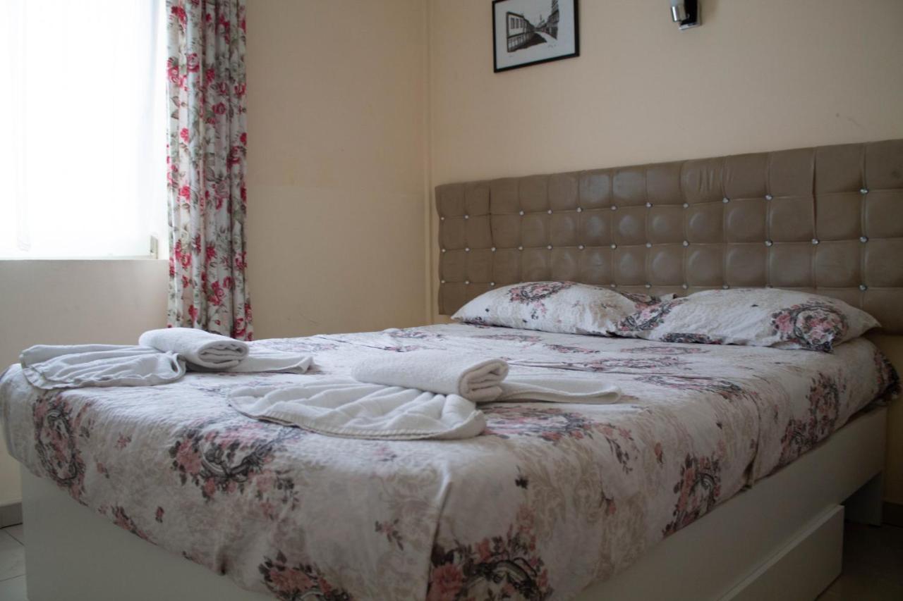 Hotel Living Suto Orizari Bagian luar foto