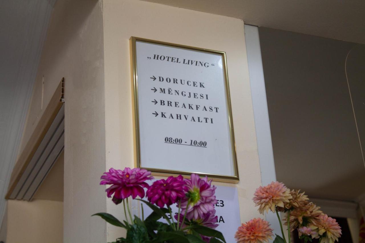 Hotel Living Suto Orizari Bagian luar foto